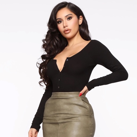 Fashion Nova Off the Shoulder Ribbed Bodysuit - Picture 1 of 6